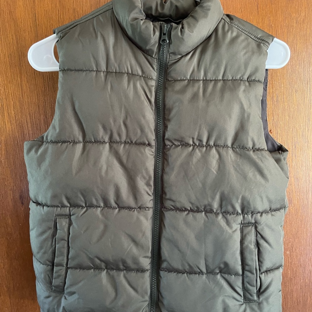 Old Navy boys puffer vest